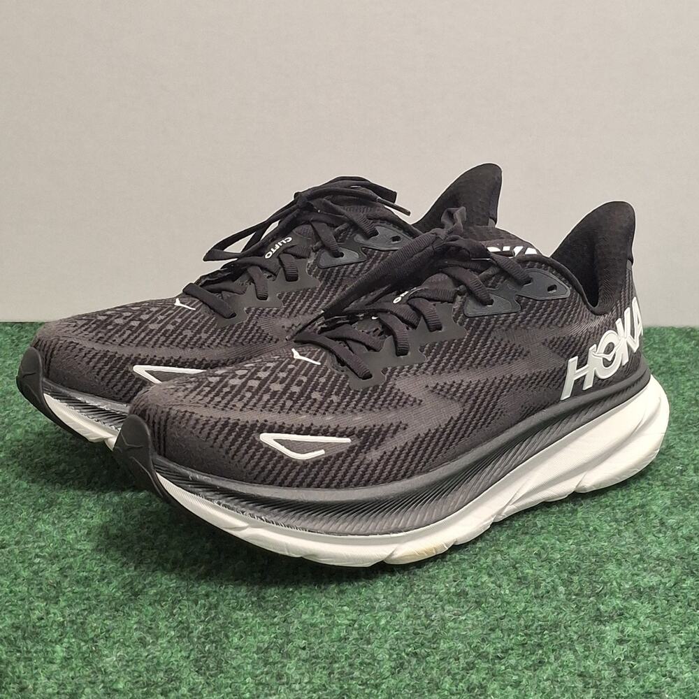 Hoka One One Clifton 9 Women's 8.0D Black White Running Sneakers